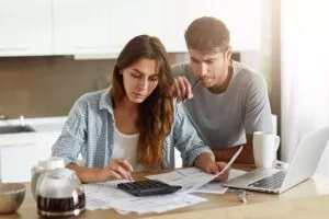 Kunden kalkulieren Stromverbrauch